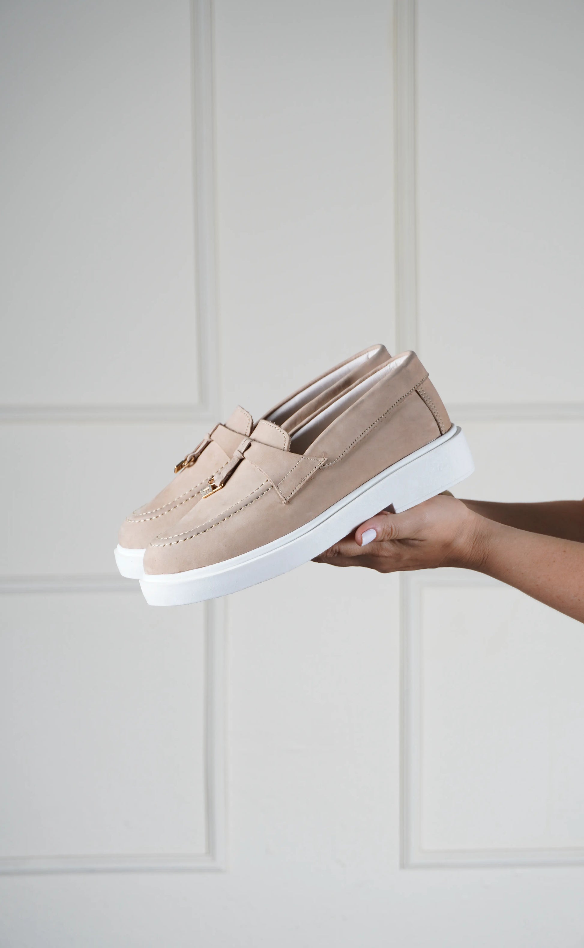 Elisa Beige