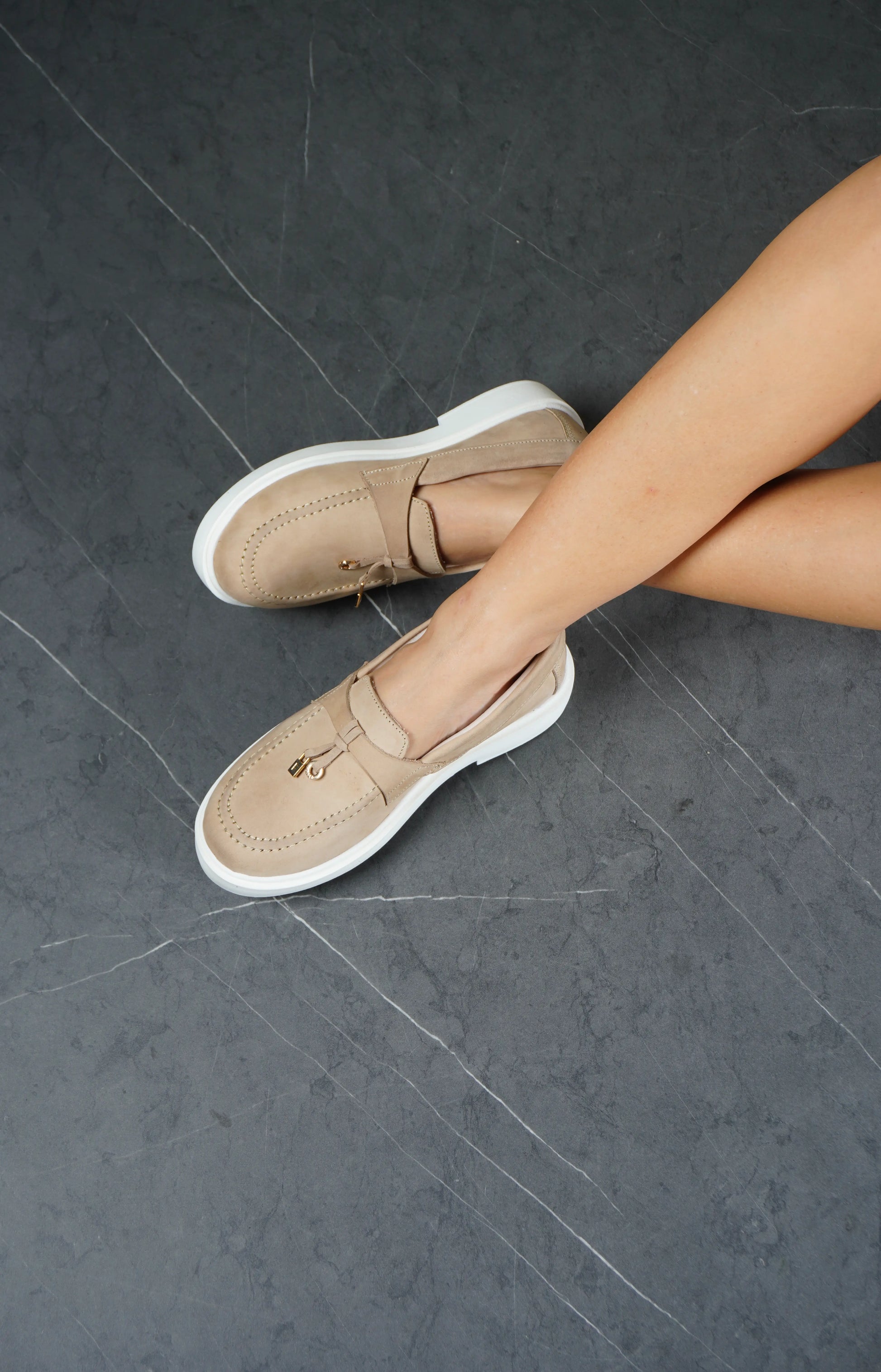 Elisa Beige