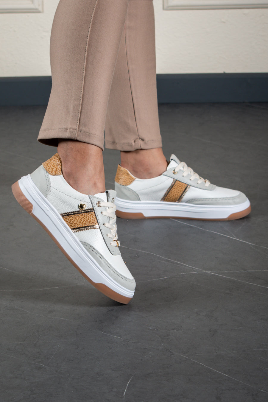 Emilia Talco x Mostaza