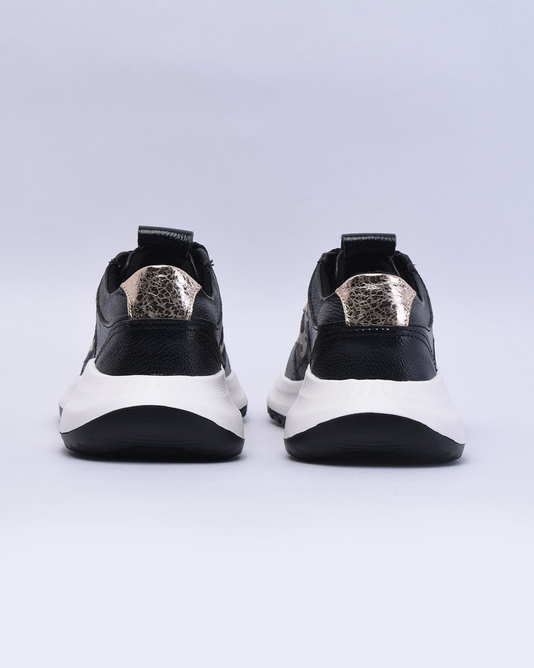 Indira Negro X Print