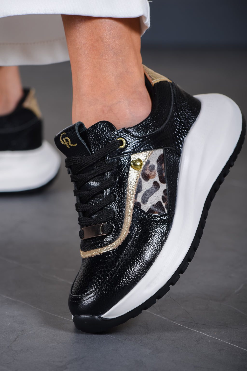 Indira Negro X Print